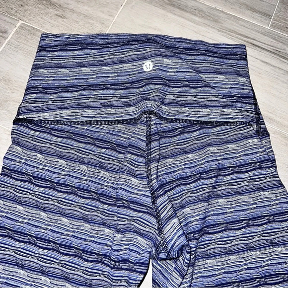 Lululemon Athletica Blue Space Dye Wunder Under Cropped Leggings, Women’s Size 6 - Picture 7 of 7